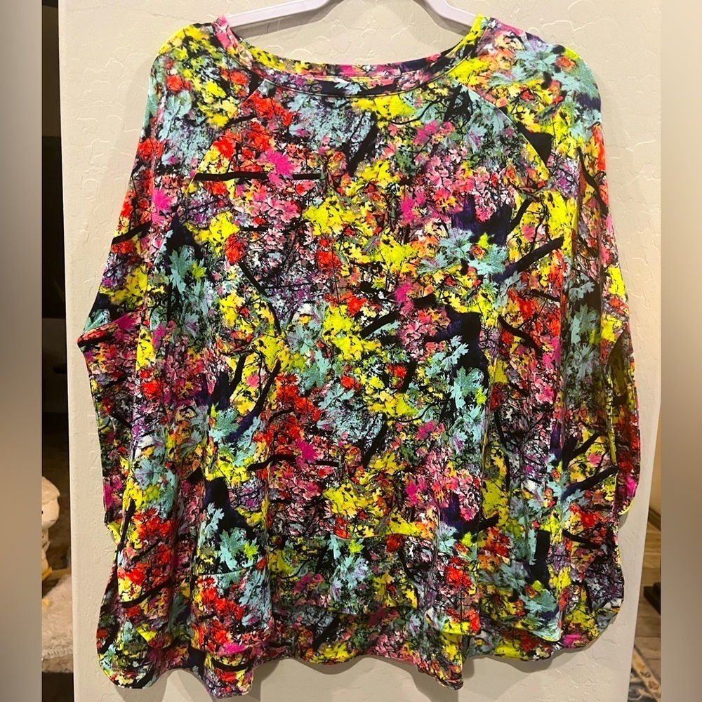 Soulgani Active size Medium pullover top